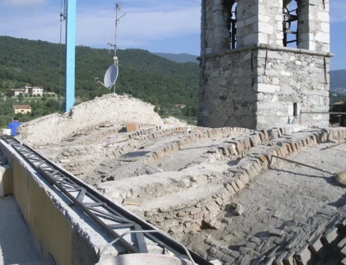intervento edilizio di recupero post sisma su tetto di una chiesa