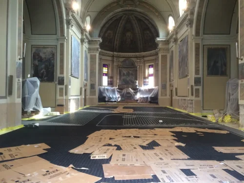 posa riscaldamento a pavimento in Chiesa del 1600